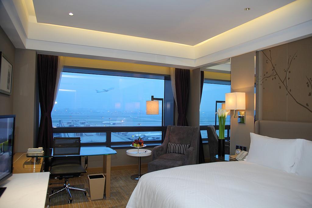 シャンハイ ホンキアオ エアポート ホテル エアーチャイナ 上海市 部屋 写真